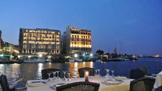 サンタルチア港　海の見えるレストラン