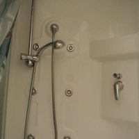 シャワールームは狭いですが手持ちシャワー