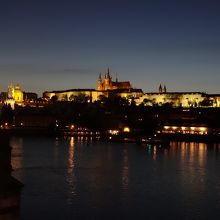 カレル橋から見たプラハ城