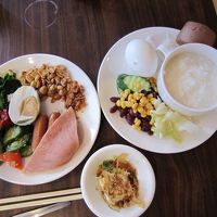 朝食はバイキング
