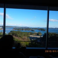 部屋から見える海。