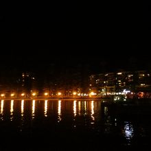 船から撮ったマンリーの夜景