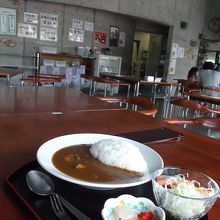 店内とランチカレー