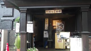 手の手術を・・・