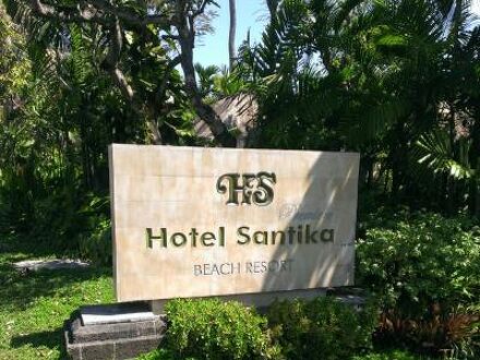 ホテル サンティカ プレミア ビーチ リゾート バリ 写真
