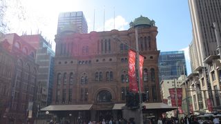 週末は混雑します