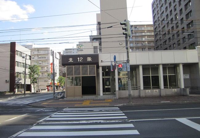 麻布方面改札は無人駅・・・