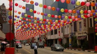 プラナカンの雰囲気も感じるチャイナタウン