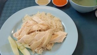 地元民が多いフードセンター