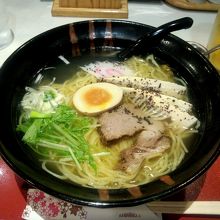 京雅塩らーめん(上品な塩ラーメンでした)
