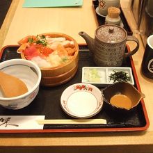 特上海鮮丼茶漬けセット
