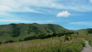 リフトで簡単に登れます