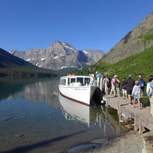 グリンネル氷河へのトレイルはボートの利用も可能