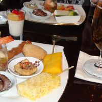 イブニングカクテルタイムの無料ブッフェ