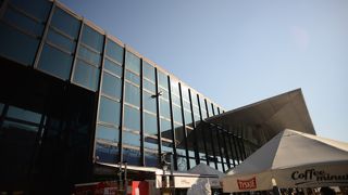 空港内の両替所のレートは最悪！！