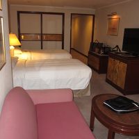 部屋はコンパクトな大きさ