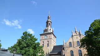 オスロ中央駅からすぐです。