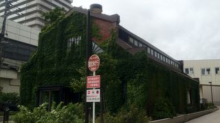 モダンなレンガ造り