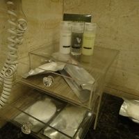 タオルは大小２枚ずつ、ローブもあります。