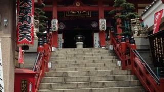 アメ横の中のお寺です