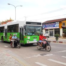 日本が寄贈したビエンチャン市内バス