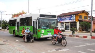 （ラオス）ビエンチャン・ワッタイ空港から市内へのバス