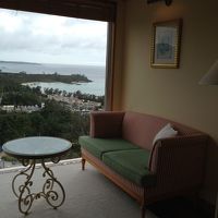 お部屋の中。 ここに座って外を見る時間は最高でした。