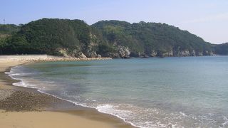 長さ約1.0kmにわたる白砂の浜辺