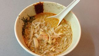 伝統のシンガポールラクサをまずは攻略