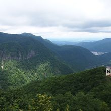 展望台までは、ロープウェーで3分の旅