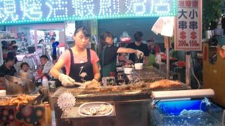 団体がバスで来ますよ