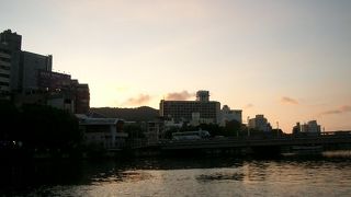 遊覧船は愛之船