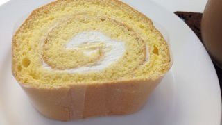 厚切りロールケーキ