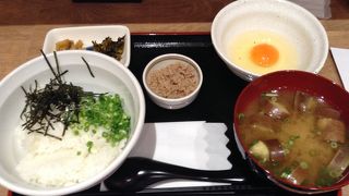 中洲川端商店街の卵かけご飯