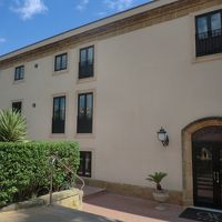 ホテルの本館入口