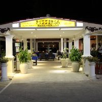 ホテル内のピザレストラン。