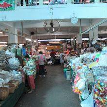 トンラムヤイ市場