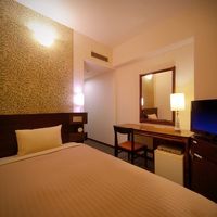 部屋は広くはないが綺麗