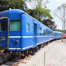 寝台列車もあります（これは車内には入れません）