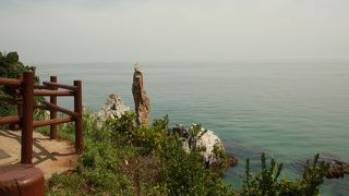 海の景色がとても美しい日本海の絶景燭台岩！