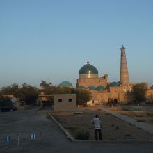 夕方19時半ころ。観光客が帰り静けさを取り戻した霊廟。