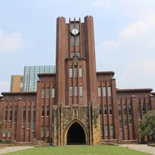 地下は学生食堂、安田講堂