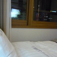 ベッドはジュベスタイル、シーツも新品♪