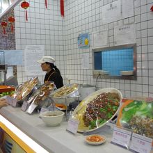 七宝駅のフードコート　以外に綺麗