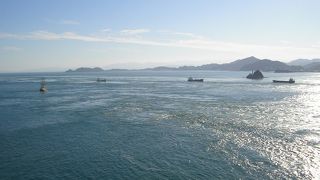 激しい潮の流れと渦潮で有名