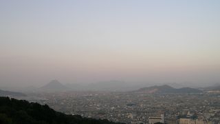 讃岐平野を見渡せる