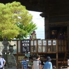 二階へは、ここからどうぞ