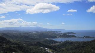 お土産屋さんが立ち並ぶ