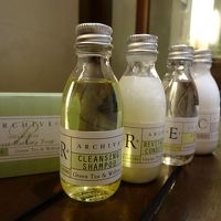 シャンプー、コンディショナー、バブルバスジェル、ボディーロー