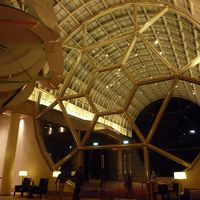 ホテルのエントランス内